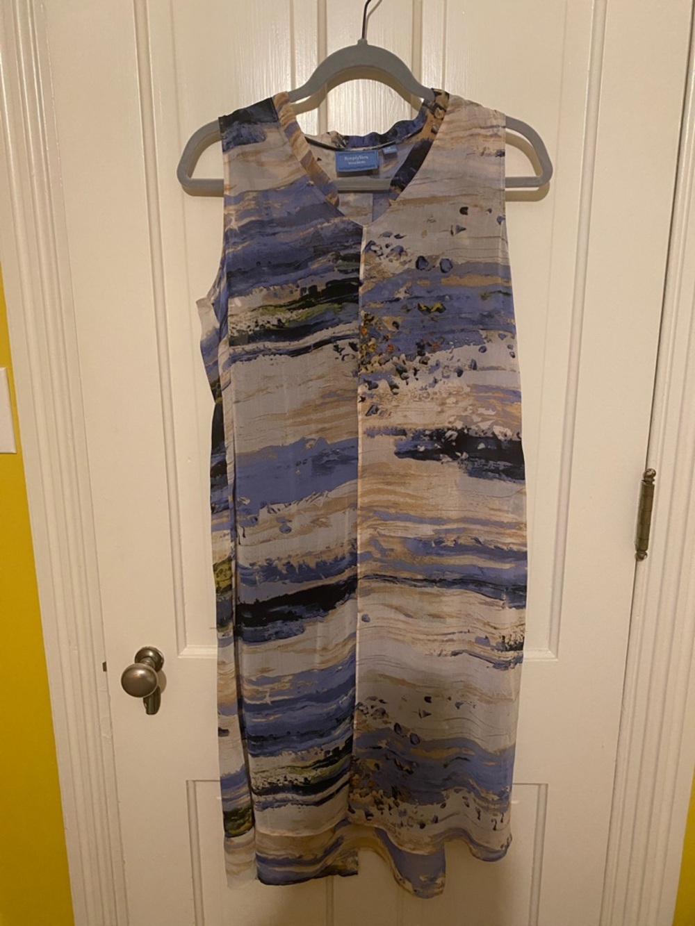 Simply Vera Vera Wang Blue and Cream Abstract Midi Dress. Preowned in excellent